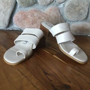 ✔️New Calvin Klein Peggy Soft White Sandal Size 9.5